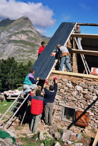 Lire la suite à propos de l’article Réfection du toit de la grange